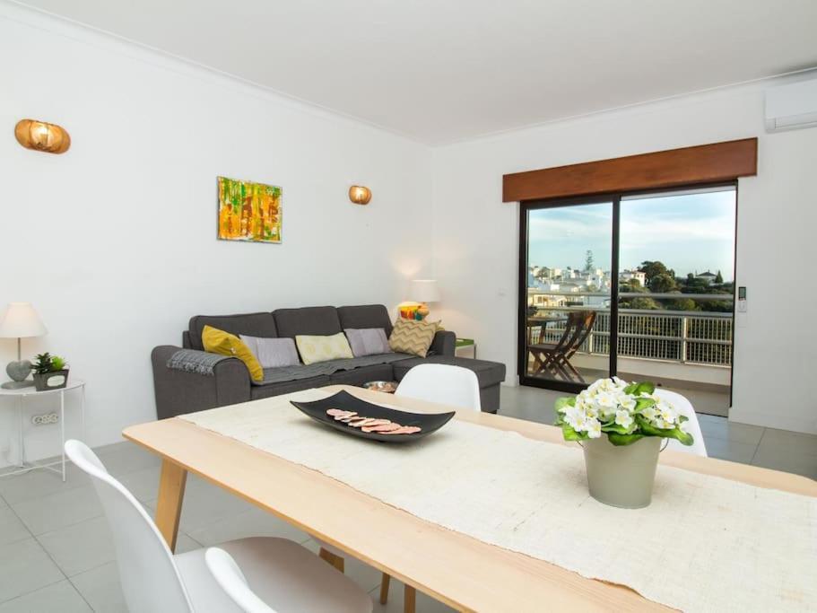 Central Apartment - Pool And Sea View & Albufeira Center Экстерьер фото